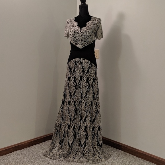 Theia Gown - Picture 5 of 6